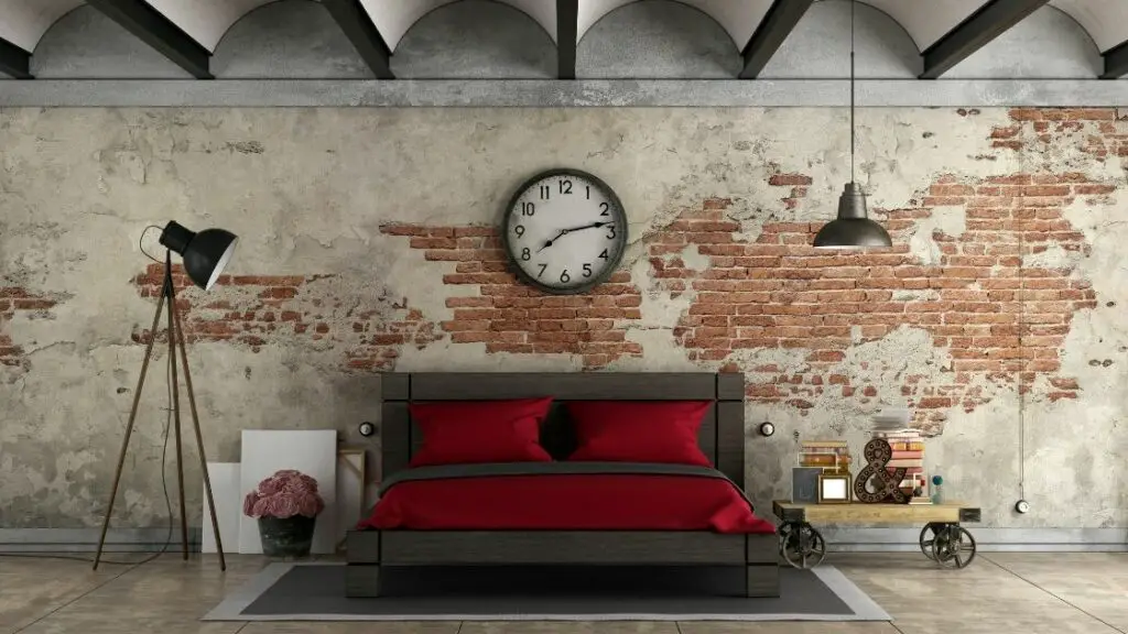 The oversized clock and large spotlight lamp add to the move set theme.
