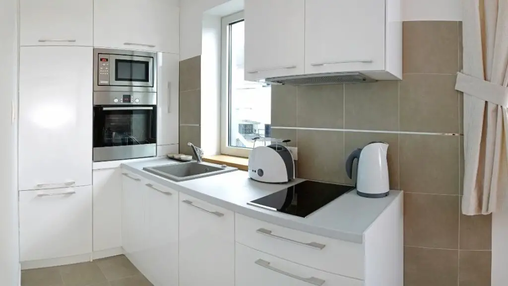 Modern Small Curved Kitchen
