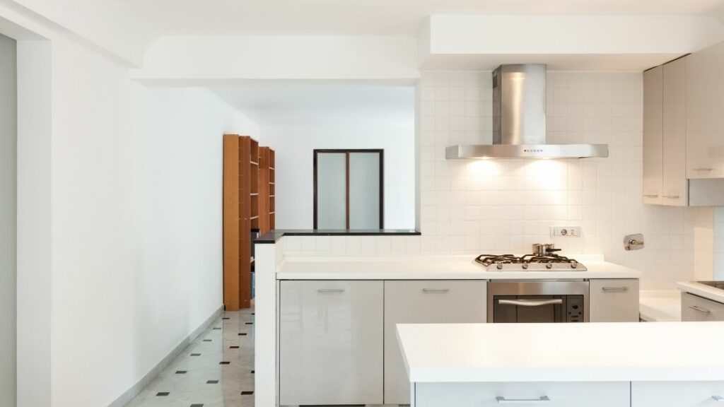 Modern Small Kitchen White Countertop