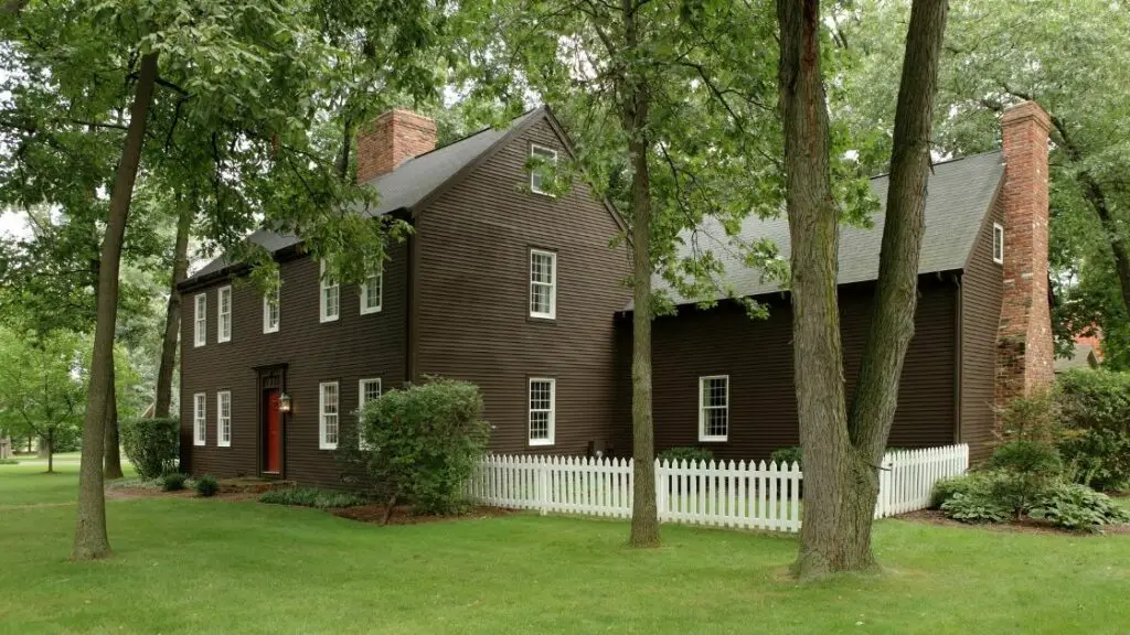 Reproduction Saltbox Home
