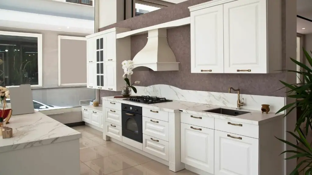 Stone Kitchen Backsplash White Cabinets