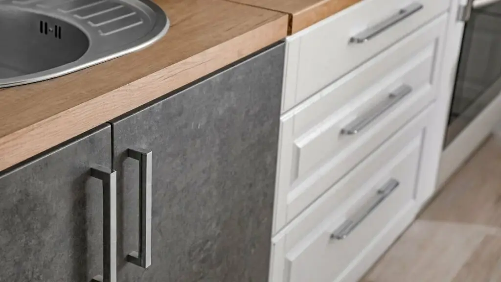 What is standard center to center drawer pulls