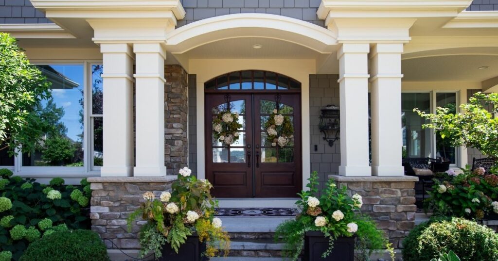 Tips for picking the perfect hardware for your front door