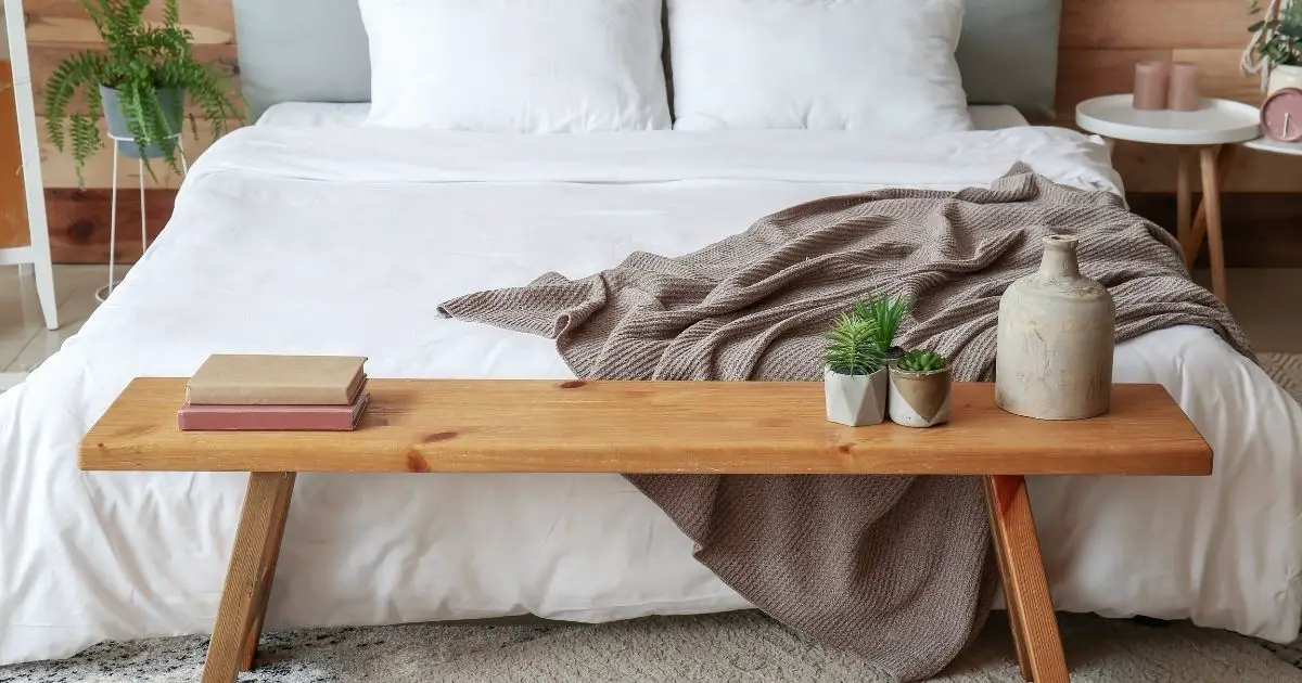Tips for Using a Bedroom Storage Bench