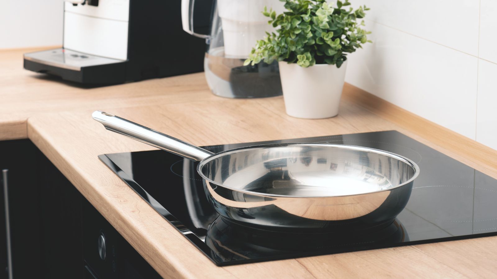 The difference between stovetop pans and oven-safe pans