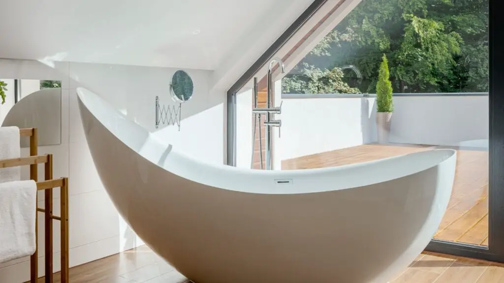 Can you put a bath under a sloping ceiling