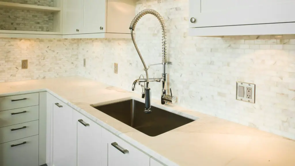 Can countertops and cabinets be the same color